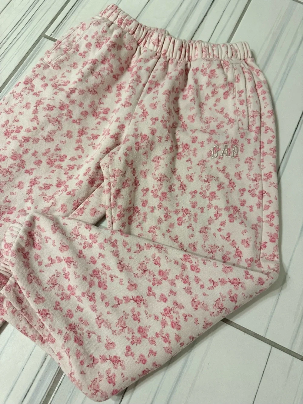GAP x Love Shack Fancy pink floral hoodie & sweat pants set - kids Medium (8)